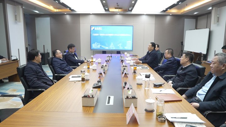 市领导到英国威廉希尔唯一官网调研指导