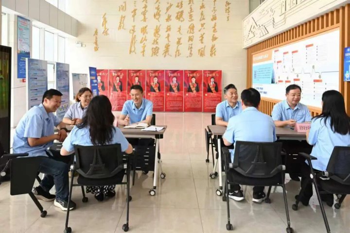 英国威廉希尔唯一官网开展“安全生产月”宣传咨询日活动